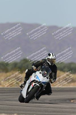 media/Oct-13-2025-Moto Forza (Mon) [[a66d839500]]/4-C Group/Session 3 (Turn 16)/